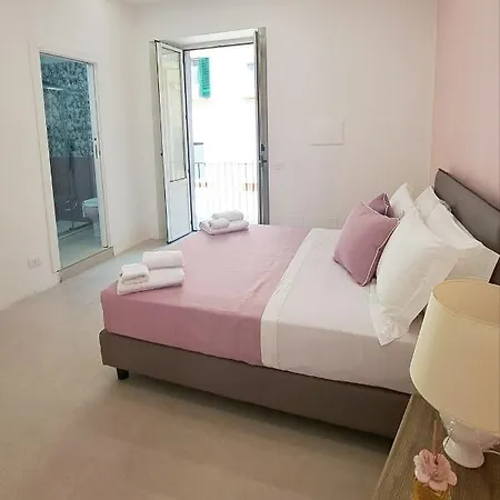 Oda ve Kahvaltı Birooms Napoli